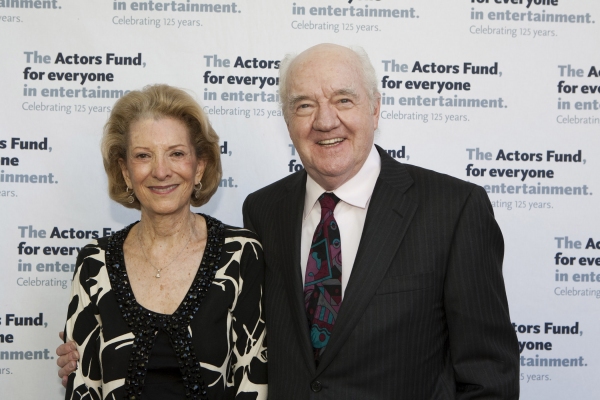 Photo Coverage: Bening Honors Stokes Mitchell at Actor's Fund Tonys Benefit Image