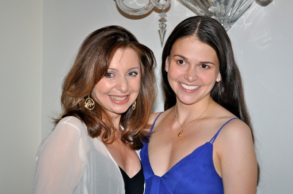 Photo Coverage: Sutton Foster Debuts at Cafe Carlyle 