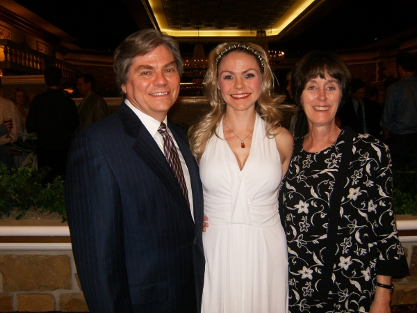 Jennifer Knox (Sugar), center, with her parents Danny and Katy Knox Photo