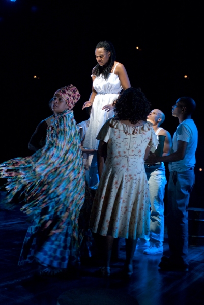 Ora Jones and Alana Arenas and the cast of Steppenwolf's The Brother/Sister Plays Photo