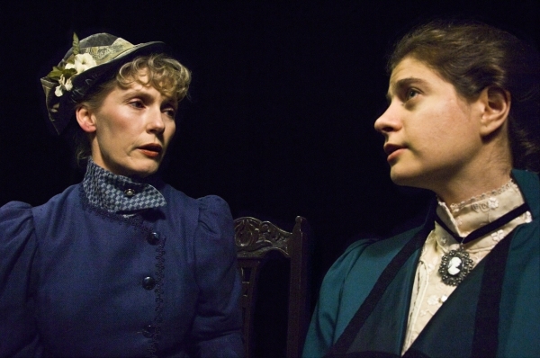 Photo Flash: Deep Dish Theater Presents AN IDEAL HUSBAND 2/12-3/6 Image
