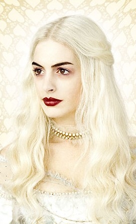 Anne Hathaway as the 'White Queen' Photo