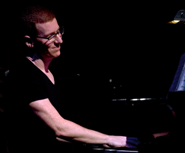 Photo Flash: Jonathan Groff Plays Joe's Pub! Image