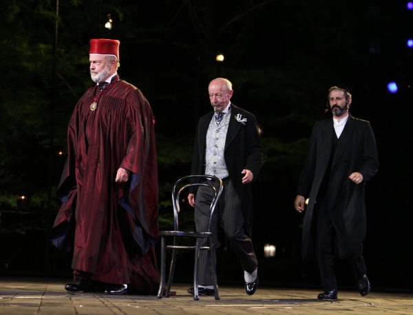 Photo Coverage: 'THE MERCHANT OF VENICE' Opens at the Delacorte Image