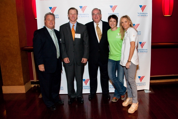 Paige Davis and members of the Volunteers of America New York Board of Directors Photo