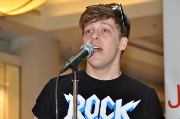 Photo Coverage: JCPenney and the Cast of Rock of Ages Kick Off Broadway in Bryant Bark! 