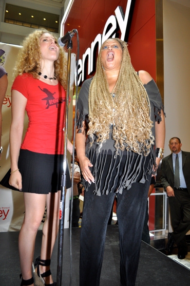 Photo Coverage: JCPenney and the Cast of Rock of Ages Kick Off Broadway in Bryant Bark! Image