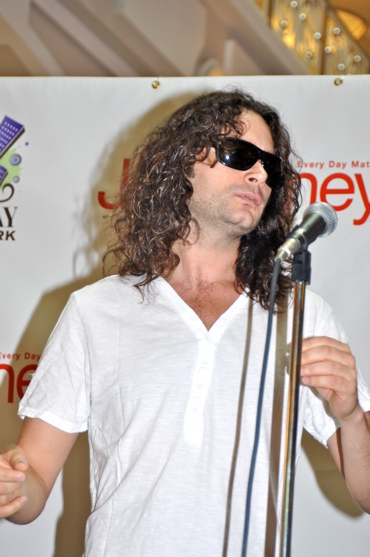 Photo Coverage: JCPenney and the Cast of Rock of Ages Kick Off Broadway in Bryant Bark! Image