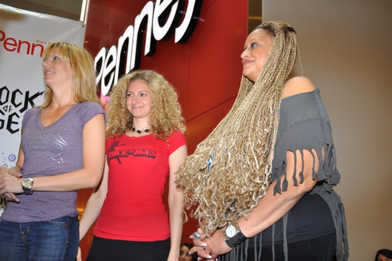 Photo Coverage: JCPenney and the Cast of Rock of Ages Kick Off Broadway in Bryant Bark! 