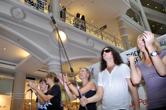 Photo Coverage: JCPenney and the Cast of Rock of Ages Kick Off Broadway in Bryant Bark! Image