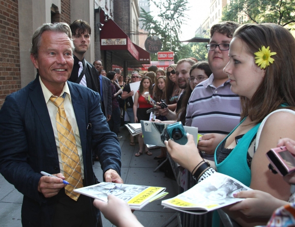 Photo Coverage: HAIR's Closing Stage Door! 