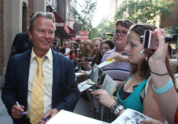 Photo Coverage: HAIR's Closing Stage Door! Image