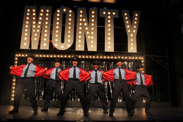 Photo Flash: THE FULL MONTY Singapore Image