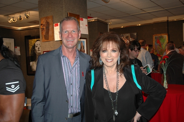 Photo Coverage: APLA Raises $235K with Art Auction Image