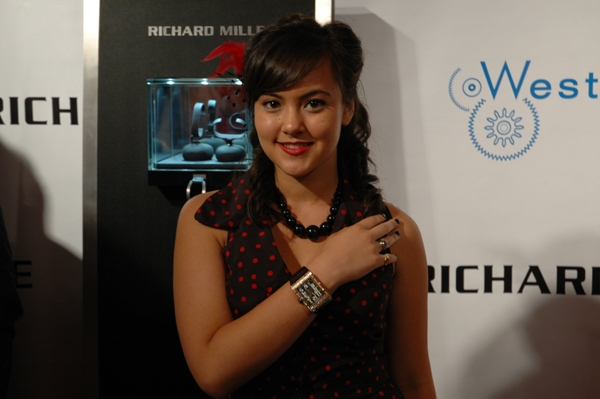 Photo Coverage: APLA Raises $235K with Art Auction Image