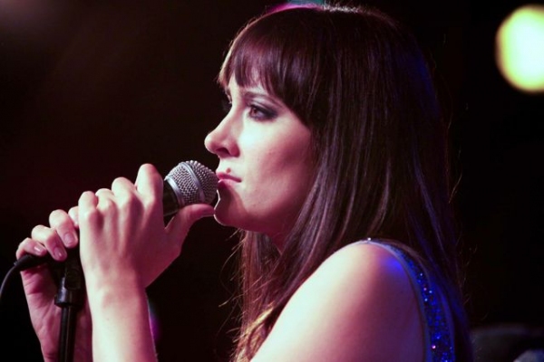 Photo Coverage: Dee Roscioli Plays Cabaret Debut at Birdland Image