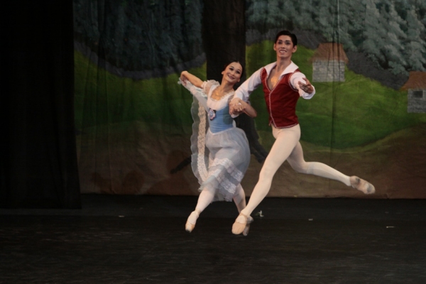 Photo Flash: Ballet Manila Presents GISELLE 