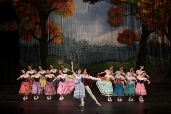 Photo Flash: Ballet Manila Presents GISELLE Image
