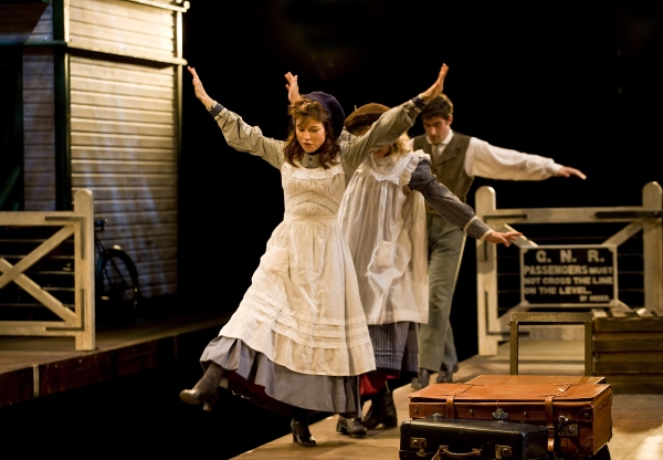 Photo Flash: THE RAILWAY CHILDREN At The Waterloo Station Theatre Image