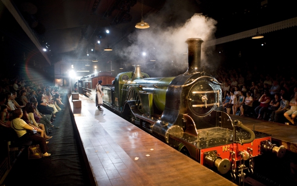 Photo Flash: THE RAILWAY CHILDREN At The Waterloo Station Theatre 