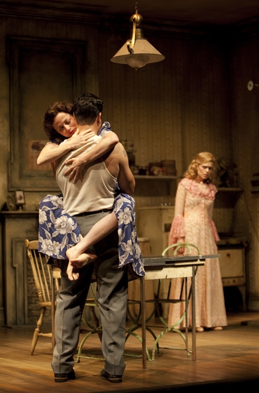 Photo Flash: Guthrie Theater Presents A STREETCAR NAMED DESIRE Image