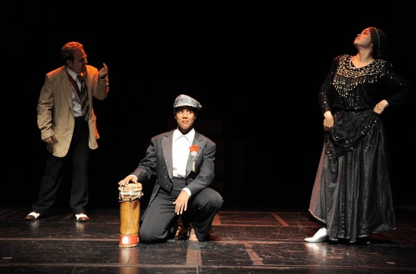Photo Flash: Goodman's La Visita de la Vieja Dama Image