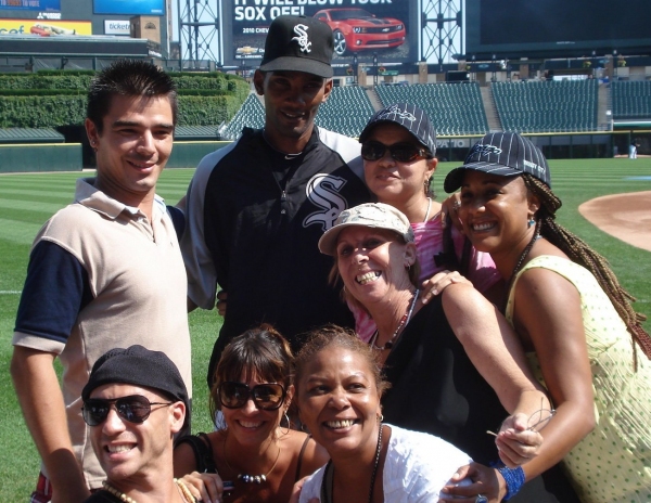 Photo Flash: Teatro Buendia Meets Chicago White Sox Image