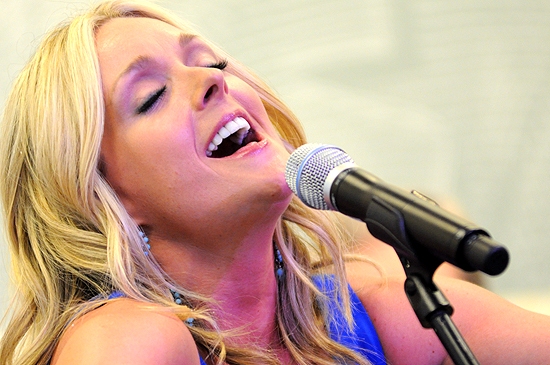 Photo Coverage: Jane Krakowski Releases 'Laziest Girl In Town' Album Image