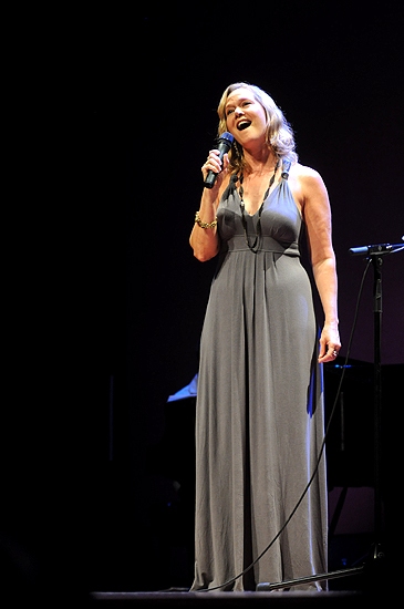 Photo Coverage: Baldwin, Luker, Rapp et al. in 'Broadway Stands Up for Freedom' Concert Image