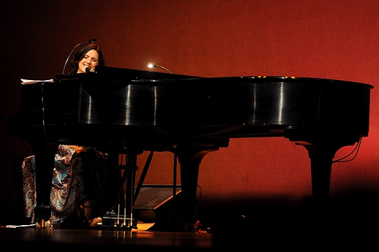 Photo Coverage: Baldwin, Luker, Rapp et al. in 'Broadway Stands Up for Freedom' Concert Image