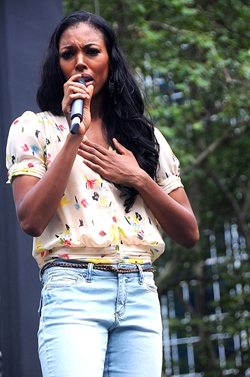 Photo Coverage: WICKED, NORMAL, ADDAMS & LION KING Play Broadway In Bryant Park Image