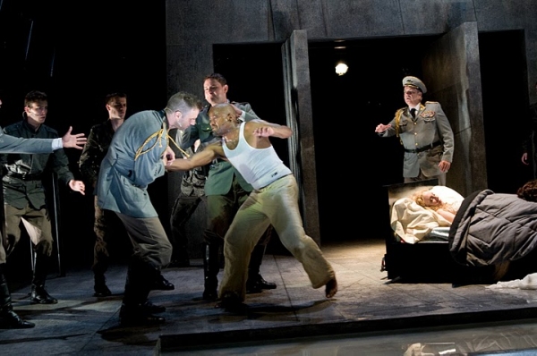 Photo Flash: Commonwealth Shakespeare Company's OTHELLO Image