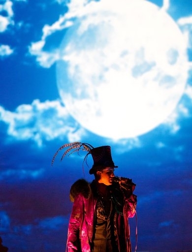 Photo Coverage: Adam Lambert performs at Mandalay Beach Image