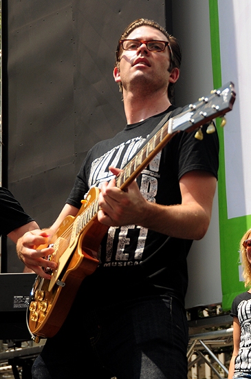 Photo Coverage: QUARTET, FELA!, AVENUE Q & More Play Broadway in Bryant Park! Image