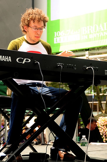 Photo Coverage: QUARTET, FELA!, AVENUE Q & More Play Broadway in Bryant Park! Image