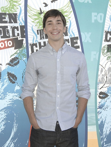 Photo Coverage: 2010 Teen Choice Awards - Arrivals Image