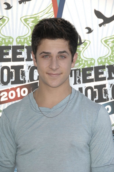 Photo Coverage: 2010 Teen Choice Awards - Arrivals 