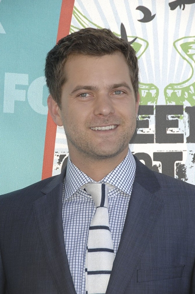 Photo Coverage: 2010 Teen Choice Awards - Arrivals Image