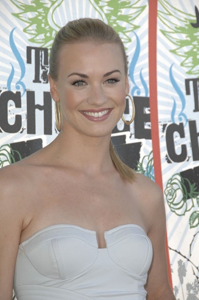 Photo Coverage: 2010 Teen Choice Awards - Arrivals Image