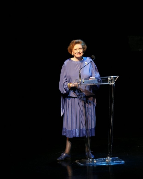 Patricia Neal Presents at the 62nd Annual Theatre World Awards
June 6, 2006 Photo