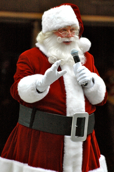Photo Coverage: Rockettes Kick Off 2010 Radio City Chistmas Spectacular with Nationwide Kickline Image