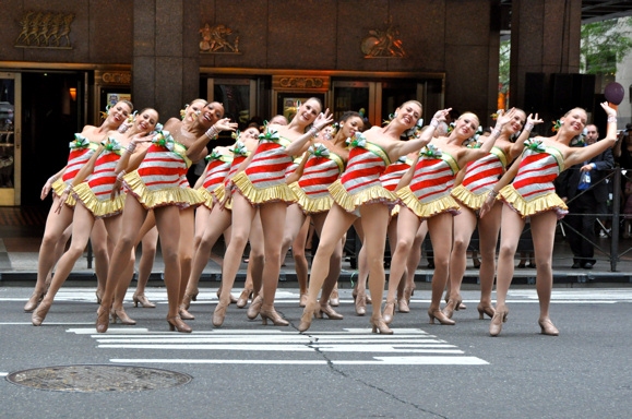 Photo Coverage: Rockettes Kick Off 2010 Radio City Chistmas Spectacular with Nationwide Kickline Image