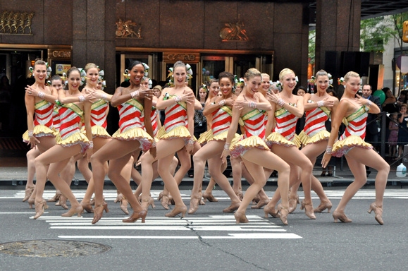 Photo Coverage: Rockettes Kick Off 2010 Radio City Chistmas Spectacular with Nationwide Kickline Image