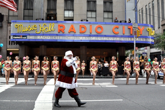 Photo Coverage: Rockettes Kick Off 2010 Radio City Chistmas Spectacular with Nationwide Kickline Image