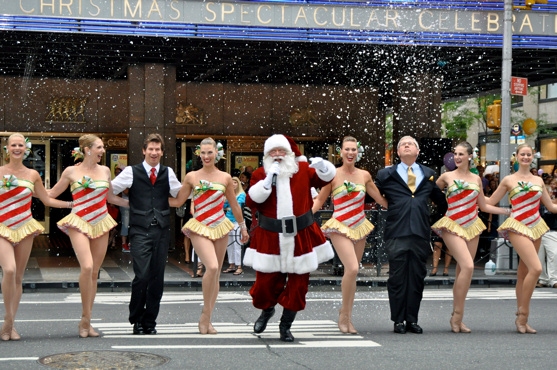 Radio City Rockettes, Race Taylor, Santa Claus and James Covington Photo