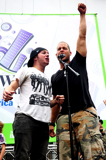 Photo Coverage: LA CAGE, IDIOT, WEST SIDE STORY & More Play Broadway in Bryant Park! Image