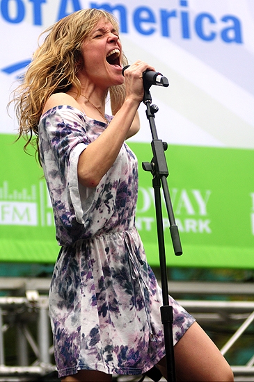 Photo Coverage: LA CAGE, IDIOT, WEST SIDE STORY & More Play Broadway in Bryant Park! Image