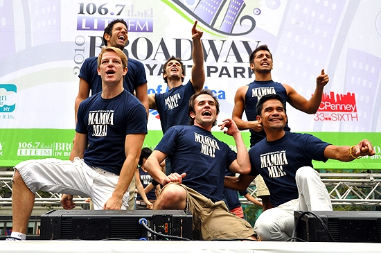 Photo Coverage: LA CAGE, IDIOT, WEST SIDE STORY & More Play Broadway in Bryant Park! Image