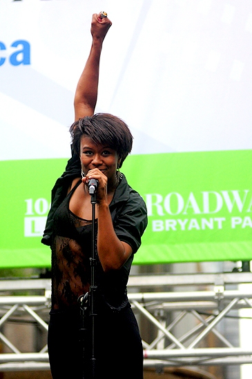Photo Coverage: LA CAGE, IDIOT, WEST SIDE STORY & More Play Broadway in Bryant Park! Image