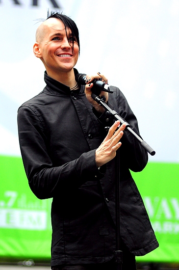 Photo Coverage: LA CAGE, IDIOT, WEST SIDE STORY & More Play Broadway in Bryant Park! Image